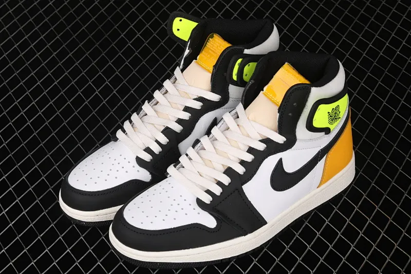 All categories Air Jordan Jordan series basketball shoes Air Jordan 1 High H version Air Jordan 1 Retro High OG AJ1 Joe 1 fluorescent yellow green Gaobang basketball shoes 555088-118